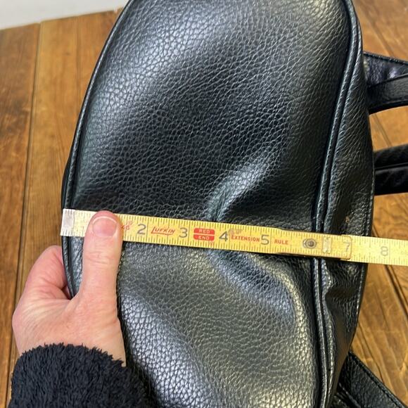 Vintage 90s Mickey Mouse large black leather backpack Disney - Picture 8 of 11